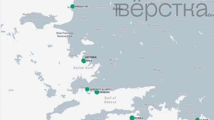 Nezvyčajná koncentrácia jácht ruských oligarchov. Všetky kotvia neďaleko luxusného plavidla spájaného s Putinom