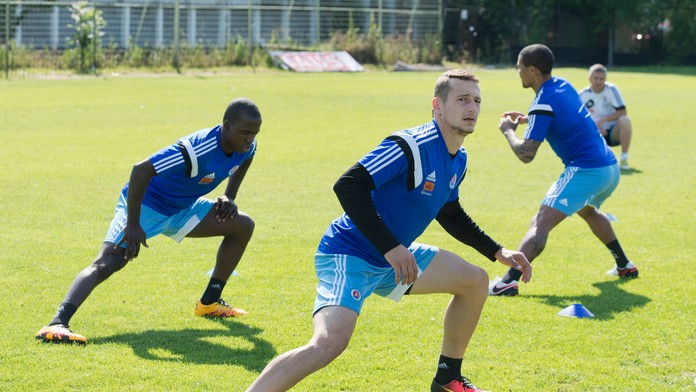 Na snímke v popredí Adam Zreľák počas prvého tréningu letnej prípravy Slovana Bratislava.