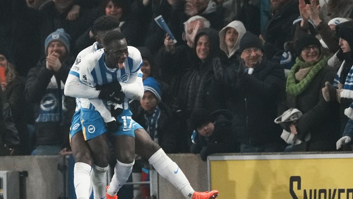 Chelsea nestačila na Brighton a ani raz neskórovala. Dvojgólový hrdina Minteh zariadil pohodlný triumf