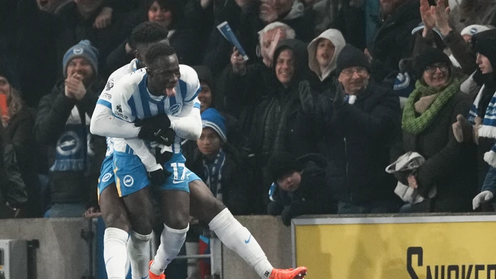 Chelsea nestačila na Brighton a ani raz neskórovala. Dvojgólový hrdina Minteh zariadil pohodlný triumf