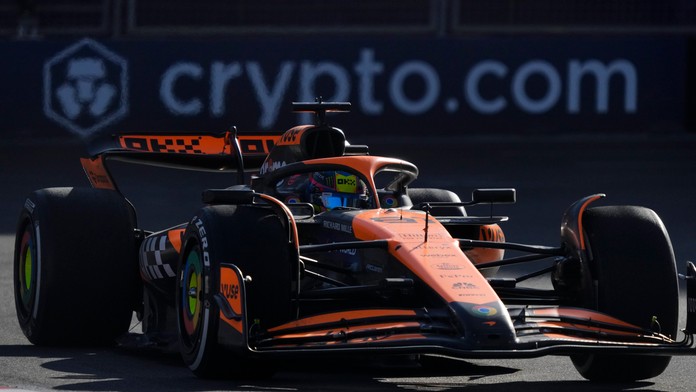 V Azerbajdžane triumfoval Piastri, trápenie Verstappena pokračuje. V závere pretekov nastala aj kolízia