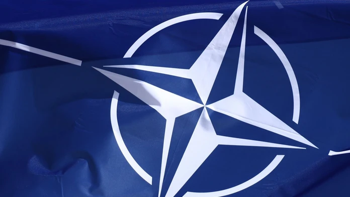 Členské štáty NATO sa dohodli, že Ukrajine poskytnú v budúcom roku vojenskú pomoc za 40 miliárd
