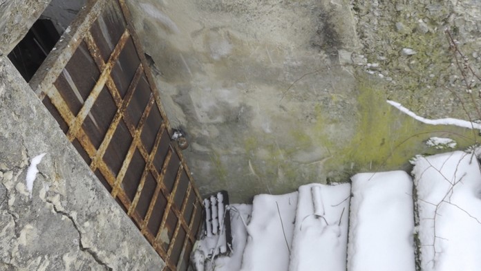 Robotické vozidlo Perseverance sa spúšťa na povrch Marsu.