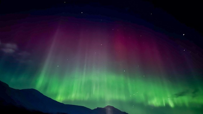 Čaká nás najintenzívnejšia polárna žiara desaťročia. Obľúbený fenomén spustil cestovateľský ošiaľ