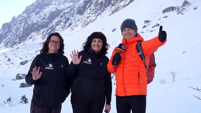 S ministrom sa poškriepili priamo na hraniciach. Ján Tribula vzal na hory dve húževnaté dobrovoľníčky