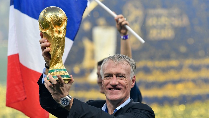 Tréner Francúzska Didier Deschamps oslavuje zisk titulu majstra sveta 2018.