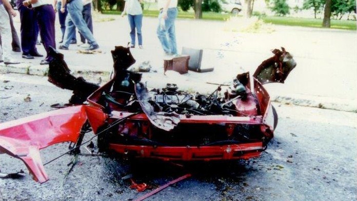 Časti vybuchnutého Citroënu Jozefa D. alias Tutiho.