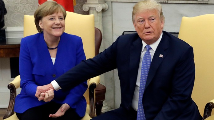 Donald Trump privítal v Bielom dome Angelu Merkelovú.