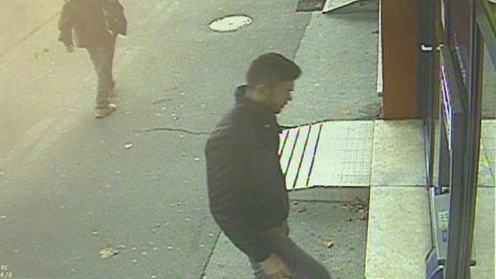 Podozrivý na záberoch z priemyselnej kamery.