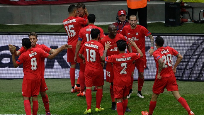 Gólová radosť hráčov Sevilly.