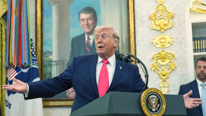 Donald Trump vážne zvažuje stiahnutie Spojených štátov z NATO. Podľa neho je to papierový tiger