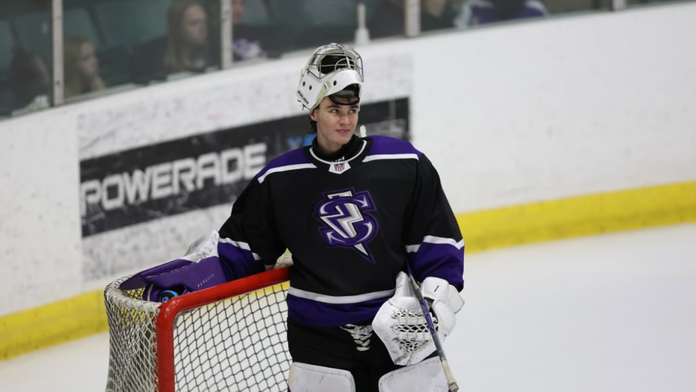 Je veľkou hokejovou nádejou, baví ho fyzika. Slováka naďalej pozorne sleduje legendárny tím (rozhovor)