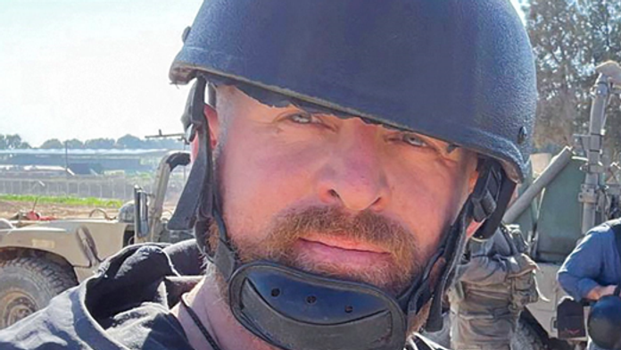 Člen spravodajského tímu agentúry Reuters Ryan Evans zahynul na Ukrajine.