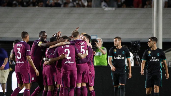 Hráči  Manchestru City sa radujú po góle do siete Realu Madrid.