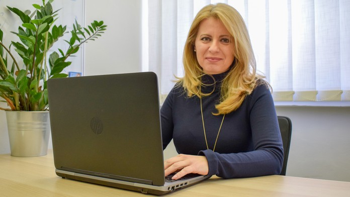 Alpská lyžiarka Stephanie Venierová v super-G v Soldeu.