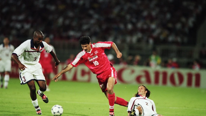 Ali Daei v zápase MS 1998 Irán vs USA.
