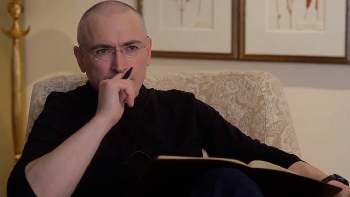 Na videosnímke z 21. decembra 2013 Michail Chodorkovskij.