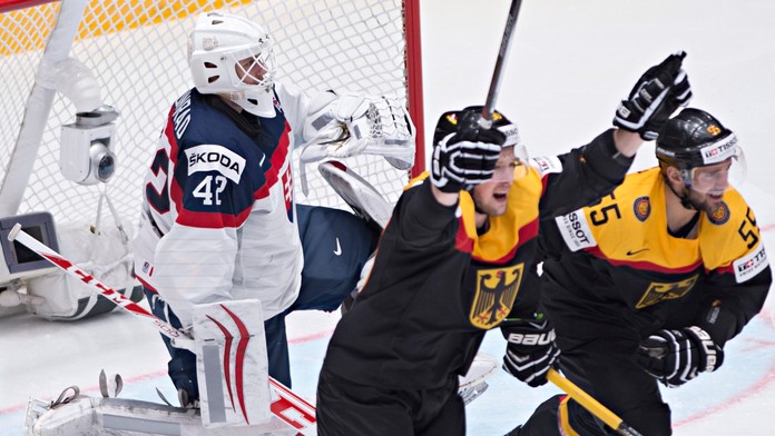 Nemecká radosť po prekonaní Konráda a vyrovnaní na 1:1 v zápase so Slovenskom.