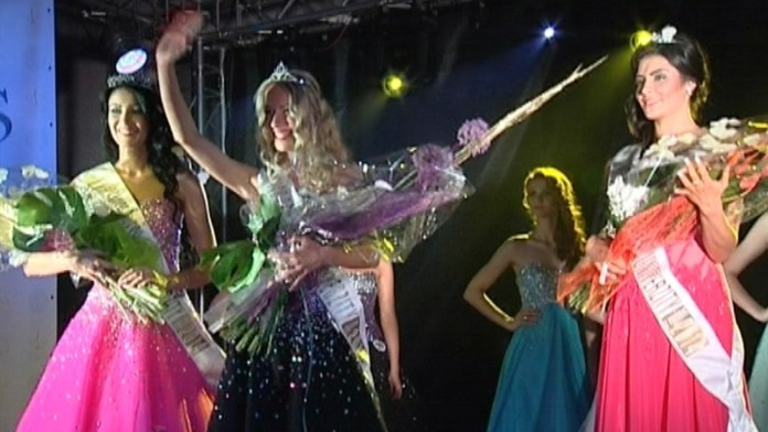 17 PO Miss na univerzite.transferweb_jpg_bez_watermarku_1.jpg