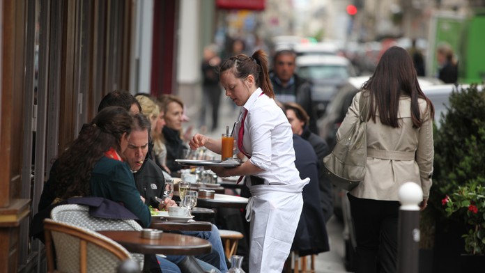 Letné terasy aj tento rok zadarmo. Mestá odpustili podnikateľom nájmy