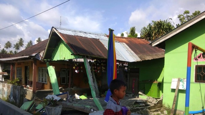 Zemetrasenie a cunami na ostrove Sulawesi