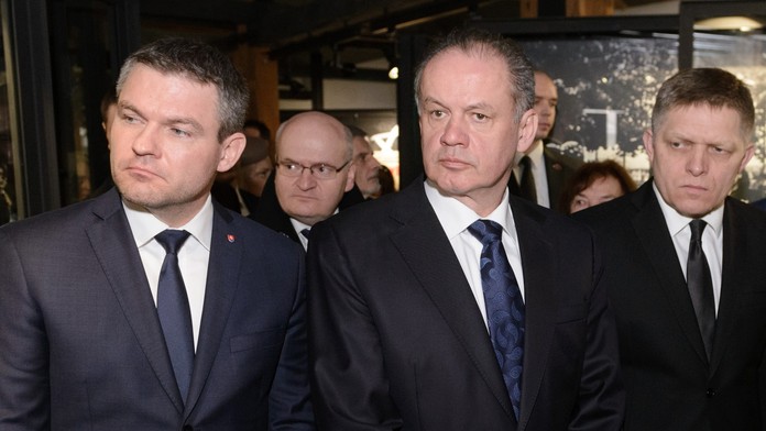 Na snímke zľava  predseda NR SR Peter Pellegrini, prezident SR Andrej Kiska, predseda vlády SR Robert Fico