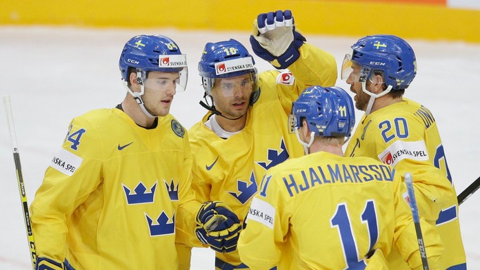 Radosť švédskych hráčov po strelení úvodného gólu