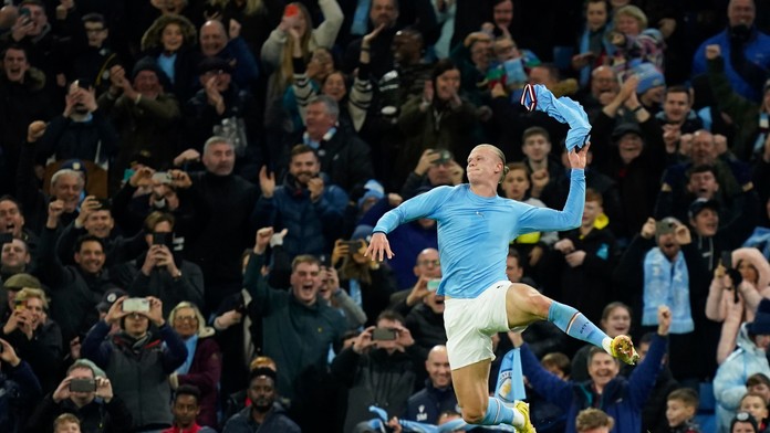 Uzdravil sa, nastúpil a spasil Manchester, Haaland rozhodol v nadstavenom čase. Sedem gólov v Leeds