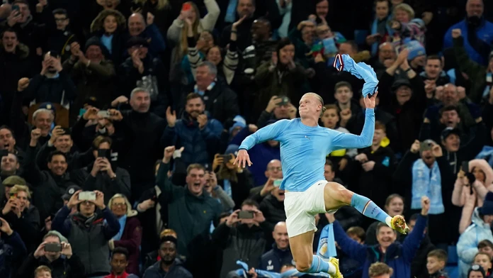 Uzdravil sa, nastúpil a spasil Manchester, Haaland rozhodol v nadstavenom čase. Sedem gólov v Leeds