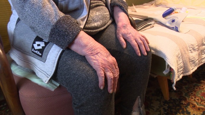 Deviant chcel znásilniť dôchodkyňu.