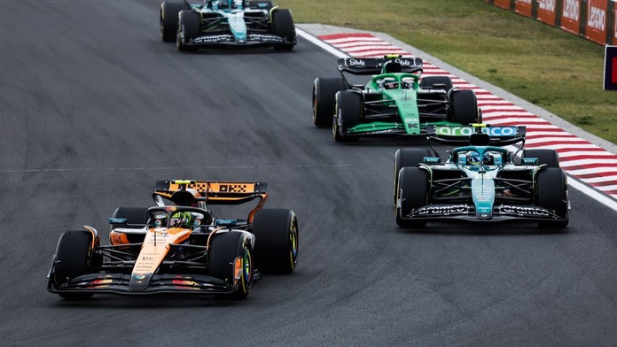 McLaren opäť s „double“. Norris triumfoval v Maďarsku pred Piastrim