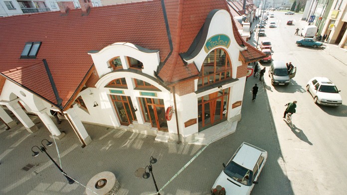 Archívny záber: Bar Fontána po incidente.