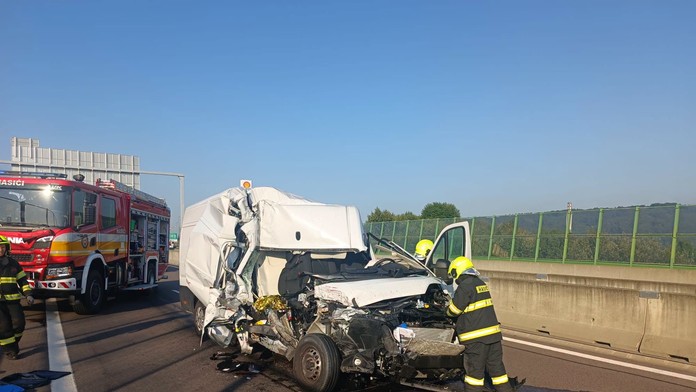 Vážna nehoda na D1 pri Považskej Bystrici. Úsek je neprejazdný