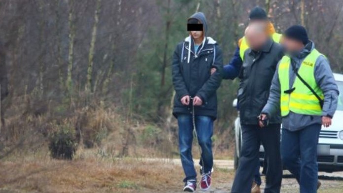 Syn brutálne zavraždil svojich rodičov.