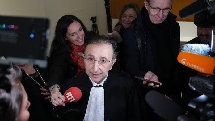 Tvrdili, že sa narodila ako muž. V prípade Brigitte Macronovej odsúdili všetkých obvinených za šikanu