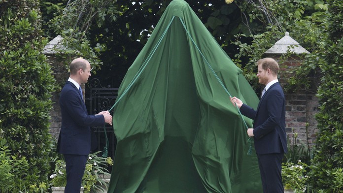 Odhalenie sochy princeznej Diany