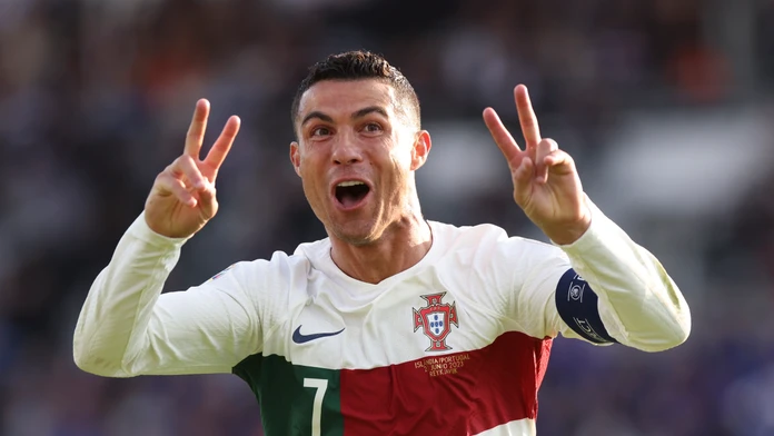 Cristiano Ronaldo sa teší po strelení gólu počas kvalifikačného zápasu J-skupiny Island - Portugalsko o postup na ME 2024