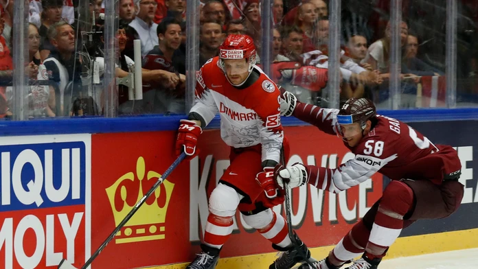 Lotyš Guntiš Galviňš (vpravo) atakuje Dána Fredrika Storma v dueli na MS 2018.