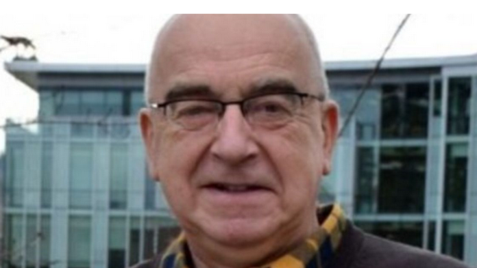 Harry Styles pobozkal v Carpool Karaoke Jamesa Cordena