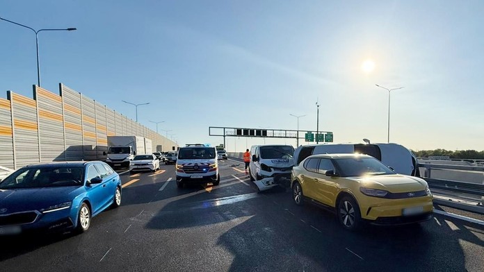 Reťazová nehoda pri Bratislave. 