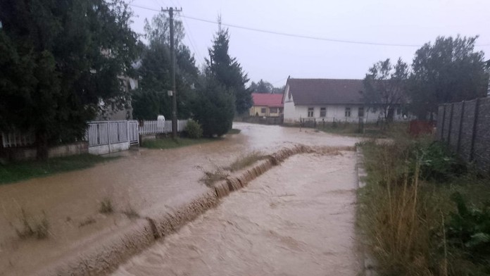 V Zborove vyhlásili tretí stupeň povodňovej aktivity
