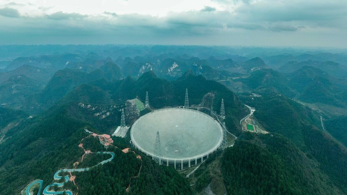 Alpská lyžiarka Viktoria Rebensburgová v cieli zjazdu v Altenmarkt-Zauchensee.