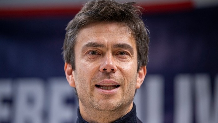 Dostal 40 rokov väzenia a 74 rán bičom. Irán odsúdil belgického humanitárneho pracovníka