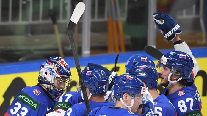 Na snímke slovenskí hokejisti 