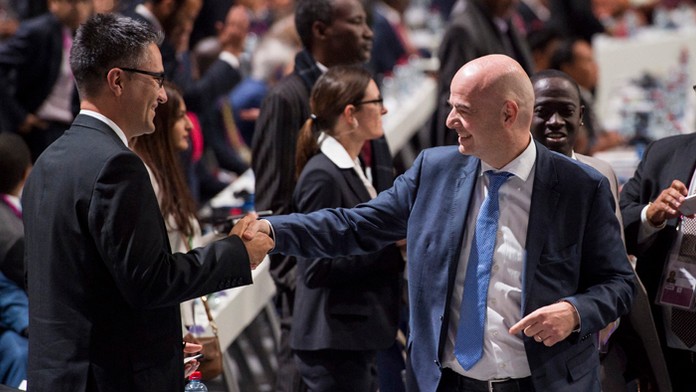 Gianni Infantino na mimoriadnom kongrese FIFA vo švajčiarskom Zürichu 
