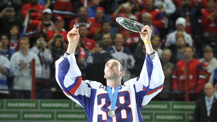 Obrovská pocta pre Zdena Cháru. Uvedú ho do Siene slávy Medzinárodnej hokejovej federácie