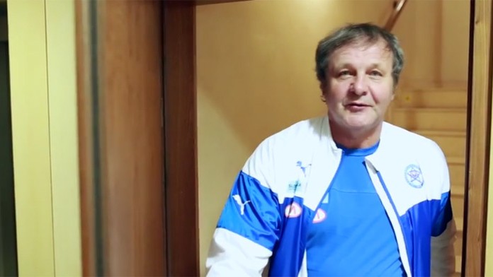 Ján Kozák vo videoklipe hádzanárok.