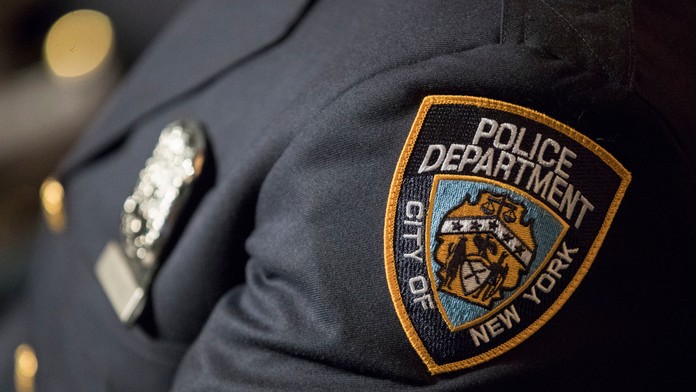 Streľba v klube v New Yorku si vyžiadala troch mŕtvych a osem zranených. Konflikt vyvolala hádka