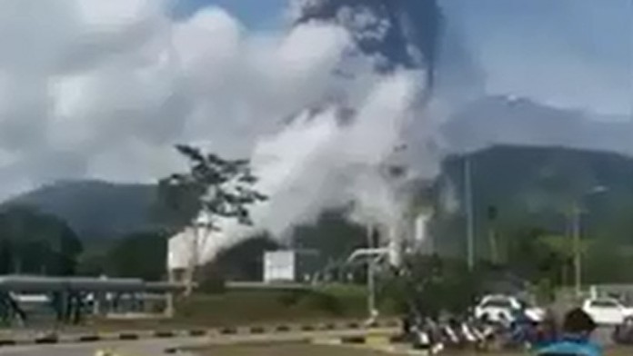 Na ostrove Sulawesi vybuchla sopka Soputan.