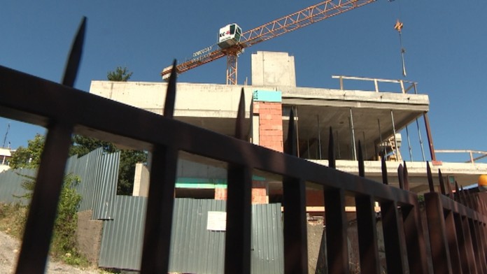 Bašternák stavia vilu